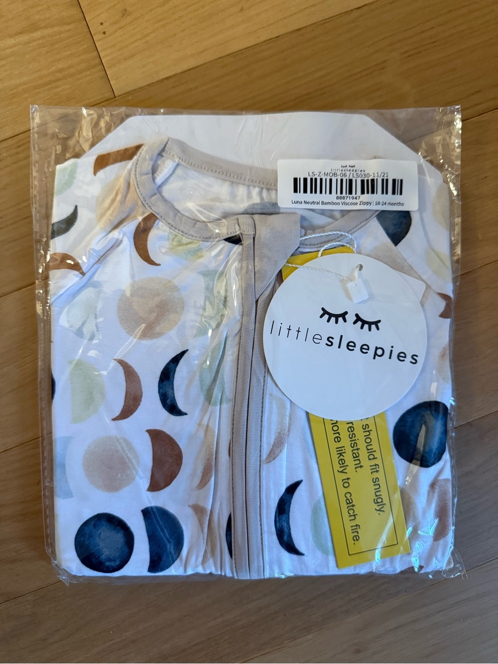 NWT little sleepies Luna neutral